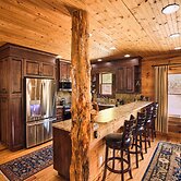 'peaceful Getaway' Penrose Cabin w/ Hot Tub & Pond