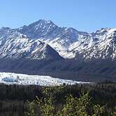 Cabin w/ Glacier Views: Walk to Matanuska River!