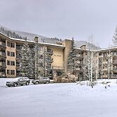 Remodeled Vail Condo w/ Hot Tub Access!