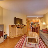 Condo w/ Hot Tub Access - Quick Bus Trip to Ski!