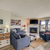 Resort Condo on Smith Mtn Lake: Linens Included!