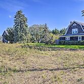 Near Wineries: Historic North Fork Farmhouse!