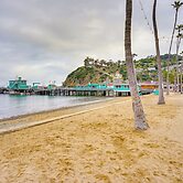 Tropical Island Escape w/ Deck, Walk to Avalon Bay