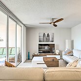 Jupiter Bay Condo w/ Pool < Half Mile to Beach!