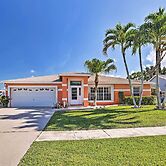 Royal Palm Beach Retreat ~ 13 Mi to Beach!