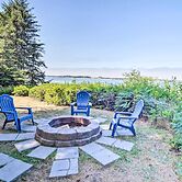 Enchanting Coos Bay Sanctuary w/ Lush Views!
