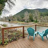 Spacious Grants Pass Home w/ Hot Tub & Views!