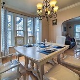 1 Block to Bridge Street: Lake Erie Vacation Home!