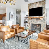 Mountain-view Condo in the Heart of Edwards!