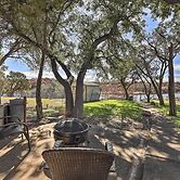 Granbury Getaway w/ Lake Views: 2 Mi to Downtown!