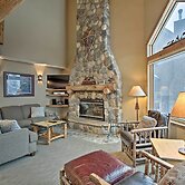 Comfy Lutsen Mountain Villa w/ Balcony & Grill