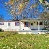 Waterloo Home: Walk to Pickwick Lake Fishing Pier!