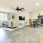 Modern Studio < 13 Mi to Saratoga Racetrack!