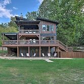 Waterfront Beaver Lake Hideaway w/ Kayaks & More!