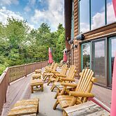 Luxury Log Cabin w/ EV Charger & Mtn Views!