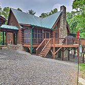 Purlear Luxury, Spacious Log Cabin w/ Mtn Views!