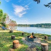 Dreamy Wooded Cabin With Private Beach & Kayaks!
