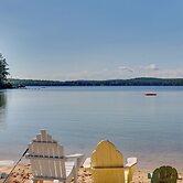 'the Birches' Raymond Getaway w/ Beach & Boat Dock
