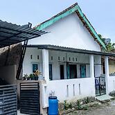 SPOT ON 92301 Penginapan Indola Near Masjid Al Muhtadin