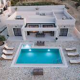 Villa Ida With Pool in Kamilari