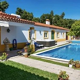 Farmhouse Sleeps 8 With Pool & Horses