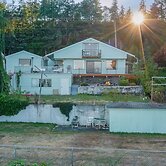 Views Seclusion & Cozy Island Comfort