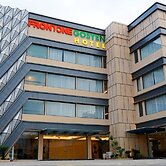 Front One Gosyen Hotel Salatiga