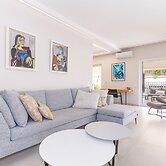Sunny & Luxurious Penthouse with Terrace