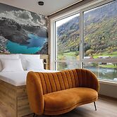 Stryn House - Hotel & Apartments