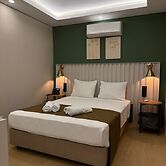 Red Castle Hotel & Pub