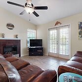 3b/2b w/ Pool & Tennis Court, Sleeps 6