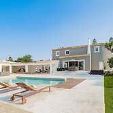 Luxury Almancil Villa With Heated Pool by Ideal Homes