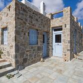 An Amazing Stone Villa-b in Serifos w Shared Pool