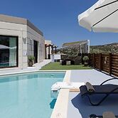 Villa Chnaris - Private Pool and Sauna