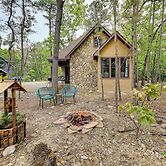 Blissful Broken Bow Studio: Fire Pit & Jacuzzi Tub