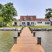 Bay Views & Fire Pit: Taylors Island Retreat