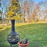 Boonsboro Studio w/ Wood-burning Fire Pit!