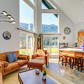 Lake-view Getaway: 20 Mi to Olympic Nat'l Park!