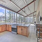 Home w/ Screened Porch - Near Toledo Bend Lake!