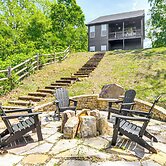 Waynesville House: Fire Pit + Mountain Views!