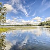 Readfield Retreat w/ Lake Maranacook Views!