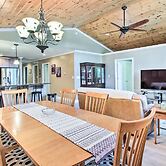 Readfield Retreat w/ Lake Maranacook Views!