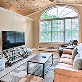 Readfield Retreat w/ Lake Maranacook Views!