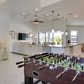 Pool & Gulf Access Canal: Chic Cape Coral Home!