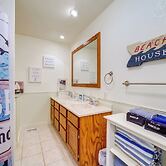 Spacious Vacation Rental Home on Eufaula Lake!