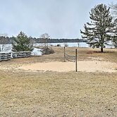 Waterfront Castle Rock Lake Cabin w/ Deck & Grill
