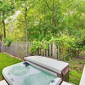 Beautiful Effort Escape w/ Private Hot Tub!
