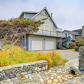 Deck + Walk to Beach: Southern Oregon Coast Home!