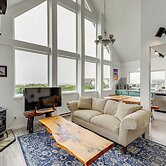 Deck + Walk to Beach: Southern Oregon Coast Home!