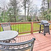 Mountain-view Zirconia Home: Walk to Lake Summit!